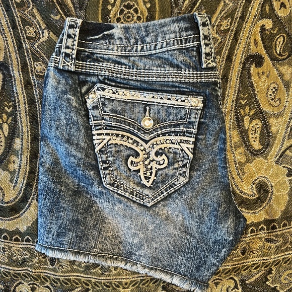 Rock Revival 30 NWT Blue Denim Shorts with White Stitching & rhinestones - Picture 3 of 16